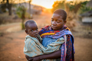 accès à l'eau potable chemin d'une femme