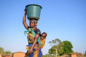 eau potable femmes